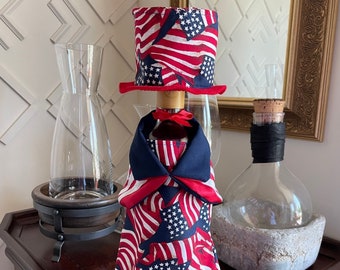 Fourth of July Wine Bottle Cover, Independence Day Centrepiece, Red White and Blue American Independence Day Wine Accessory, Wine Lover Gift