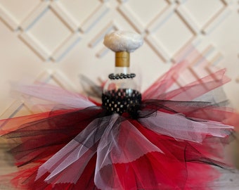 Red, Black, and White Valentines Day Wine Bottle Cover, Tulle Wine Bottle Centerpiece for Galentines Day