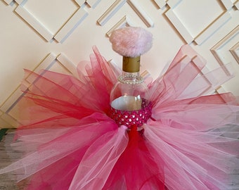 Valentines Day Tulle Wine Bottle Cover, Galentines Day Decor