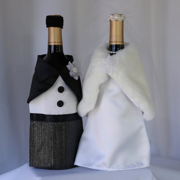 Couvre-bouteille de vin pour les jeunes mariés, décoration de fête de mariage, cadeau de douche nuptiale, robe de vin de mariage, cadeau de mariage