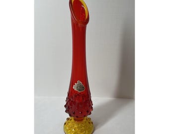 Wazon Vintage Fenton Amberina Hobnail Swung, 10" wysokości, świecący kadmem