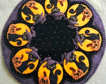 Spooky Halloween candle pattern by Penny Lane Primitives, 12" wool applique table mat, #159