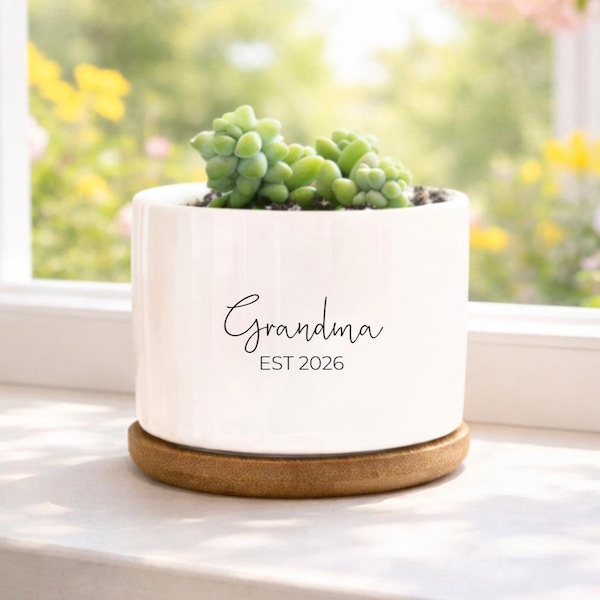 Gift for Grandma, New Grandma, Grandma Pregnancy Announcement, Personalized Planter For Grandma, Custom Flower Pot, Grandma Est