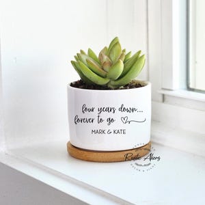 4th Anniversary Gift, 4th Anniversary Gift for Wife, Wedding Anniversary, Gift for Couple, Succulent Planter, Live Plant, Personalized Gift