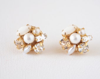 Swarovski cluster earring, pearl cluster earrings, wedding pearl earrings, wedding clip on, crystal studs, bridal pearl studs, bijou earring