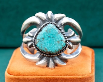 ヴィンテージ　サンドキャスト　ブレスレット　ナバホ　インディアンジュエリー Atelier Ninon / ヴィンテージ サンドキャストバングル