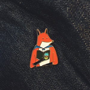 17 Mr. Fox pin / enamel pin / badge