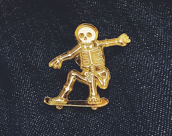 19 Skull Skateboarder pin / pin de esmalte / insignia