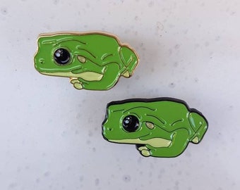 Green Tree Frog Enamel Lapel Pin