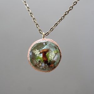 Acorn Mushroom Necklace, Acorn cap Necklace, Terrarium  Floral acorn,Acorn Pendant,Mushroom Resin Necklace,Natural jewelry,Christmas in July
