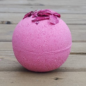 Cleopatra bath bomb