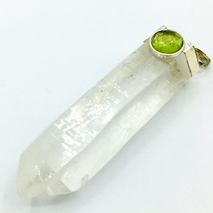 1 pièce beau quartz avec pendentif péridot Sterling avec 925 argent @J538
