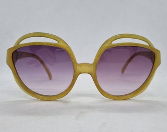 Gafas de sol vintage CHRISTIAN DIOR 2026-60 OVERSIZE con montura de optyl, estilo años 70, fabricadas en Alemania. Usadas por Margot Robbie. En perfecto estado.