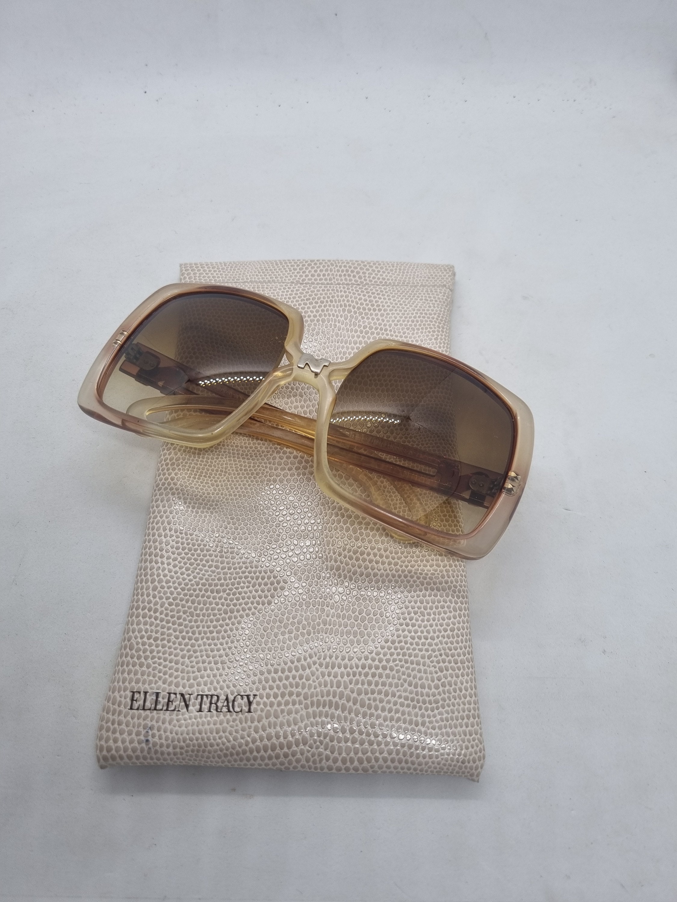 Nina Ricci ニナリッチ　 70s Vintage Sunglasses 1970s Vintage Nina Ricci Paris Oversized Retro Red and White