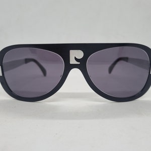 lunettes de soleil vintage PIERRE CARDIN années 60 Paris cadre en aluminium argent noir lunettes de soleil des années 1960 Made France état neuf non portées ultra rares