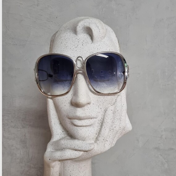 Vintage 1970’s Silhouette Austria Sunglasses in Silver, Mod Futuristic Space Age Vintage SILHOUETTE Oversize Sunglasses 70s Metal Frame Blue  main image 3