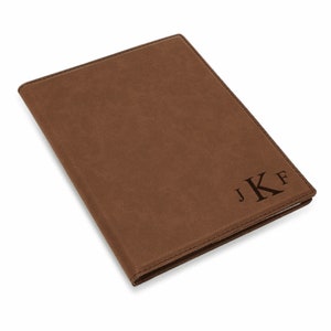 Brown Small Portfolio & Notebook con Roman Monogram - Personalización gratuita