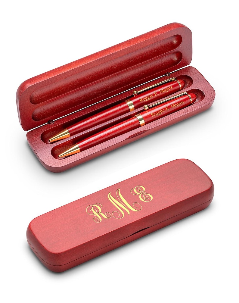 Script Monogram Theme Personalized Cherrywood Double Pen and Box Set bild 1
