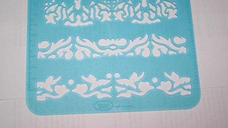 Type 16 Cool scorpion ribbon flower border edge design drawing stencil template
