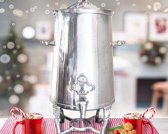 Cafetera grande plateada con dispensador de agua caliente y tetera para 112 tazas