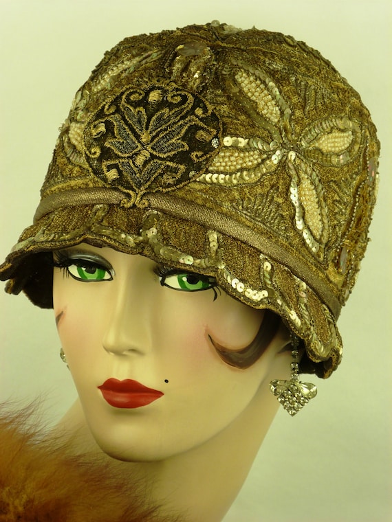 Vintage 1920s CLOCHE HAT, Glittering GOLD Sequin a