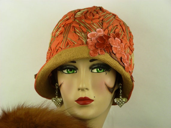 Vintage 1920s CLOCHE HAT, Beautiful PERSIMMON Chif