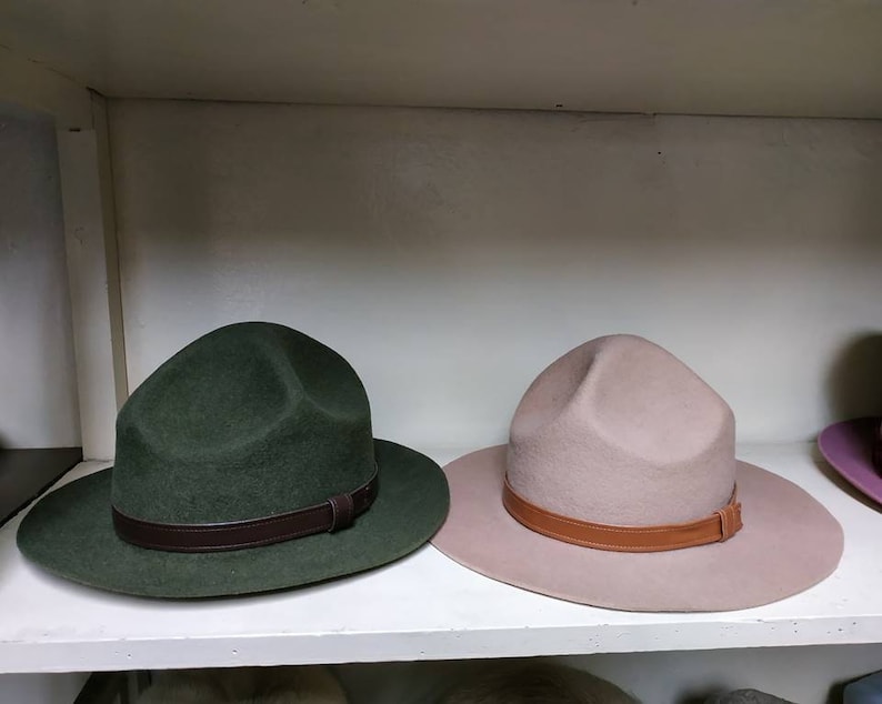 Sombrero Scout, estilo canadiense. Sombrero beige, sombrero de ala grande, sombrero de fieltro, sombrero hecho a mano, fabricante de sombreros, sombreros de mujer, sombreros para él, regalo de San Valentín imagen 5