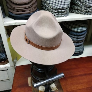 Chapeau scout, style canadien. Chapeau beige, grand chapeau de bord, chapeau de feutre, chapeau fait main, chapeau de chapeau, chapeaux de femmes, chapeaux pour lui, cadeau de Valentine image 3