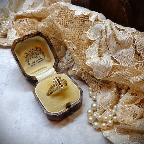 ヴィンテージ アールデコ ルビー ダイヤモンド リング：18カラット