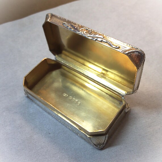 Antique William IV Solid Silver Gilt Lined Snuff … - image 4