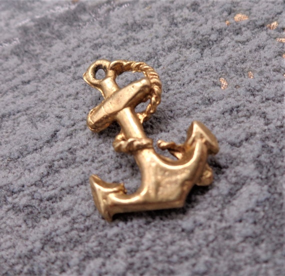 Vintage 1960s Gold Anchor Pendant Charm