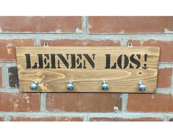 LEINEN LOS! UNIKAT linnenkast gemaakt van hout/ 4 haken voor hondenaccessoires