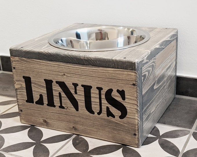 Featured listing image: Exclusive bowl station for small, medium and large four-legged friends