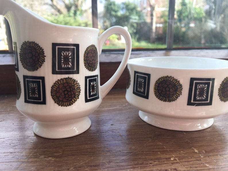 RETRO 1950/'s bone china SHERIDEN jug and sugar bowl