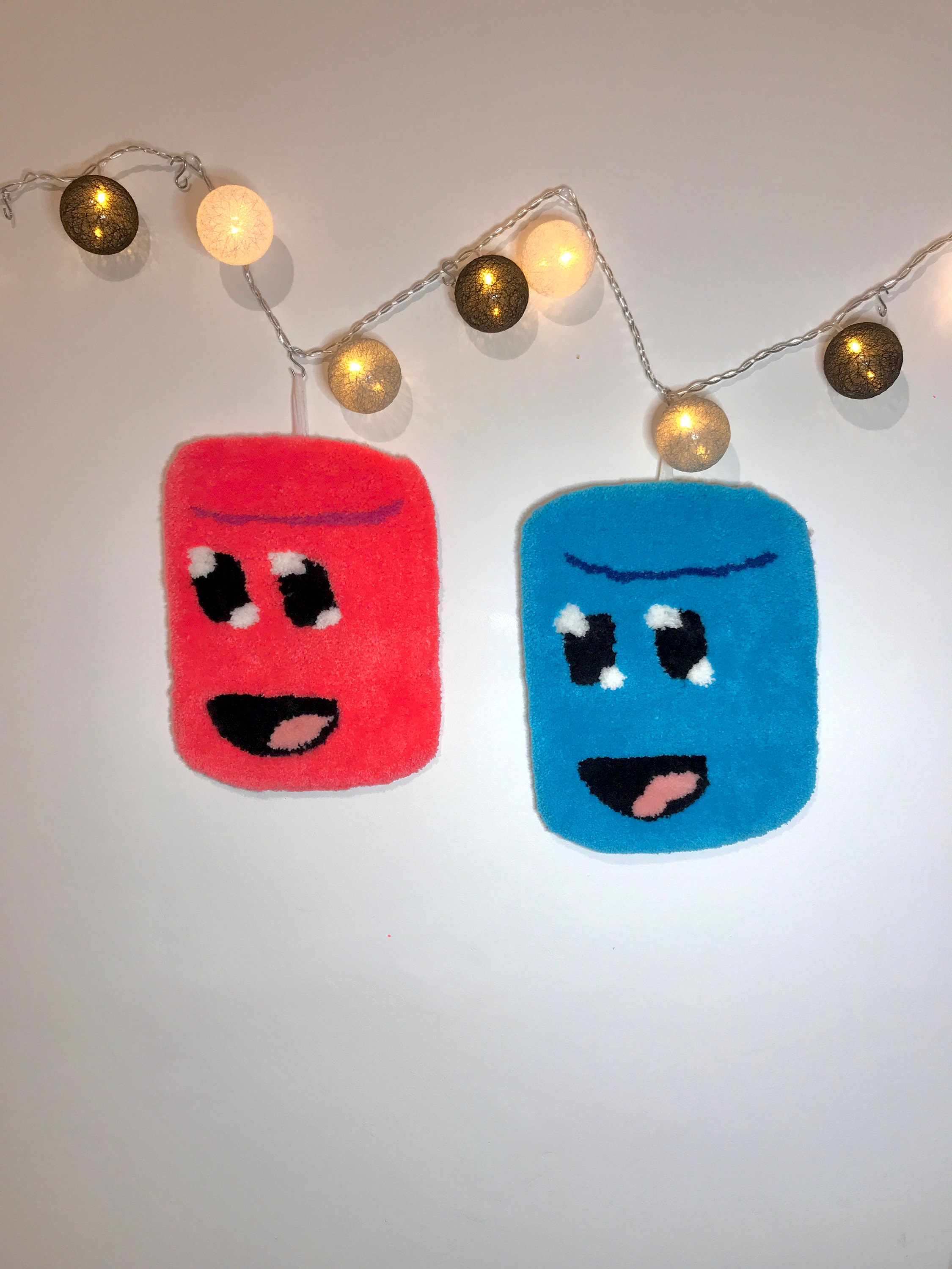 Petit Tapis Chamallow, Décoration Murale, Fait Main 100%, Mains, Punch Needle, Tufting, Home Déco