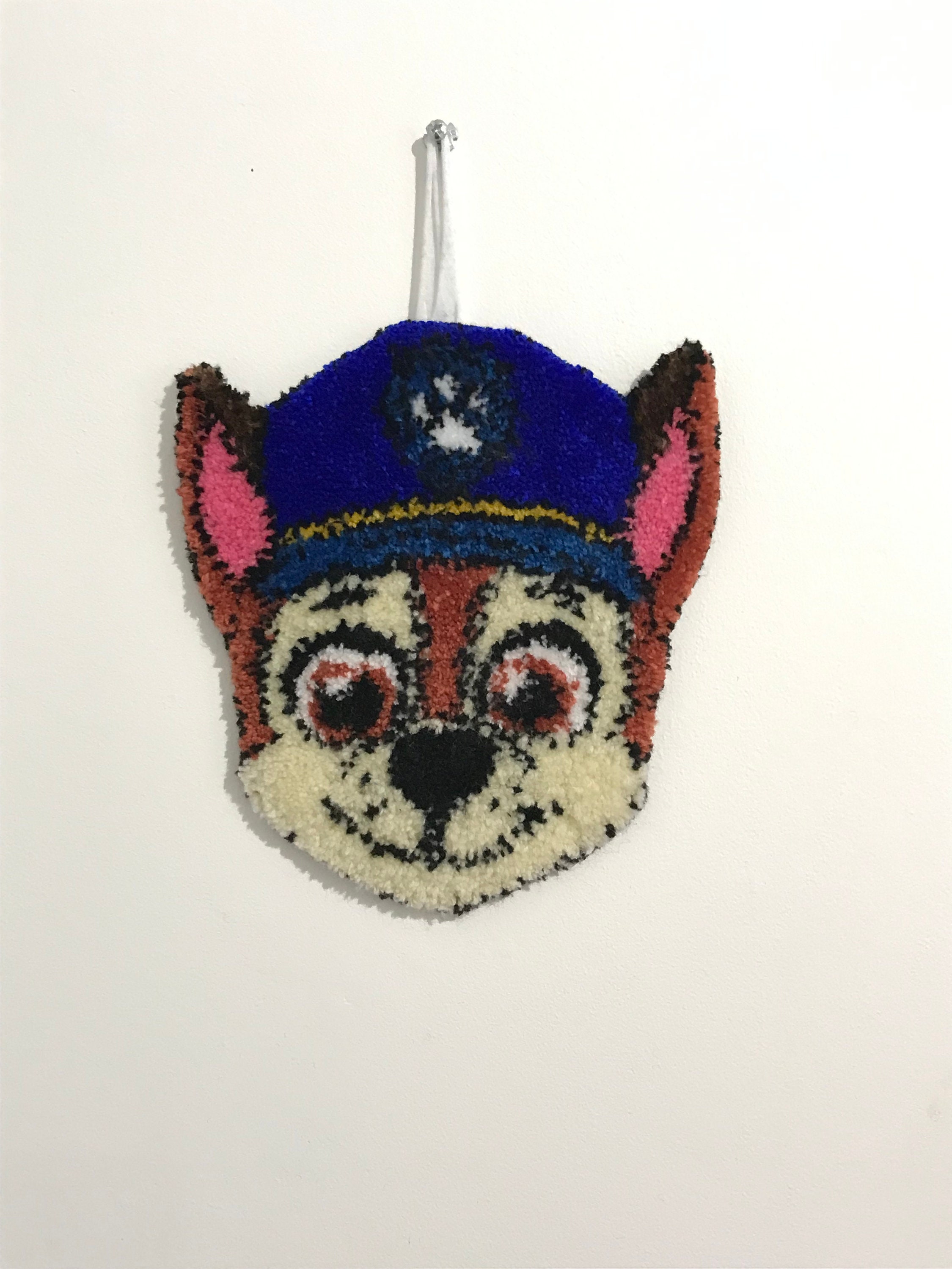 Petit Tapis, Chase, Fait Main 100%, Décoration Mains, Punch Needle, Tufting, Home Déco