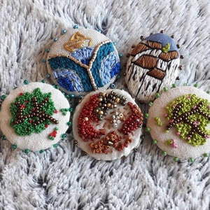 EMBROIDERED BROOCHES