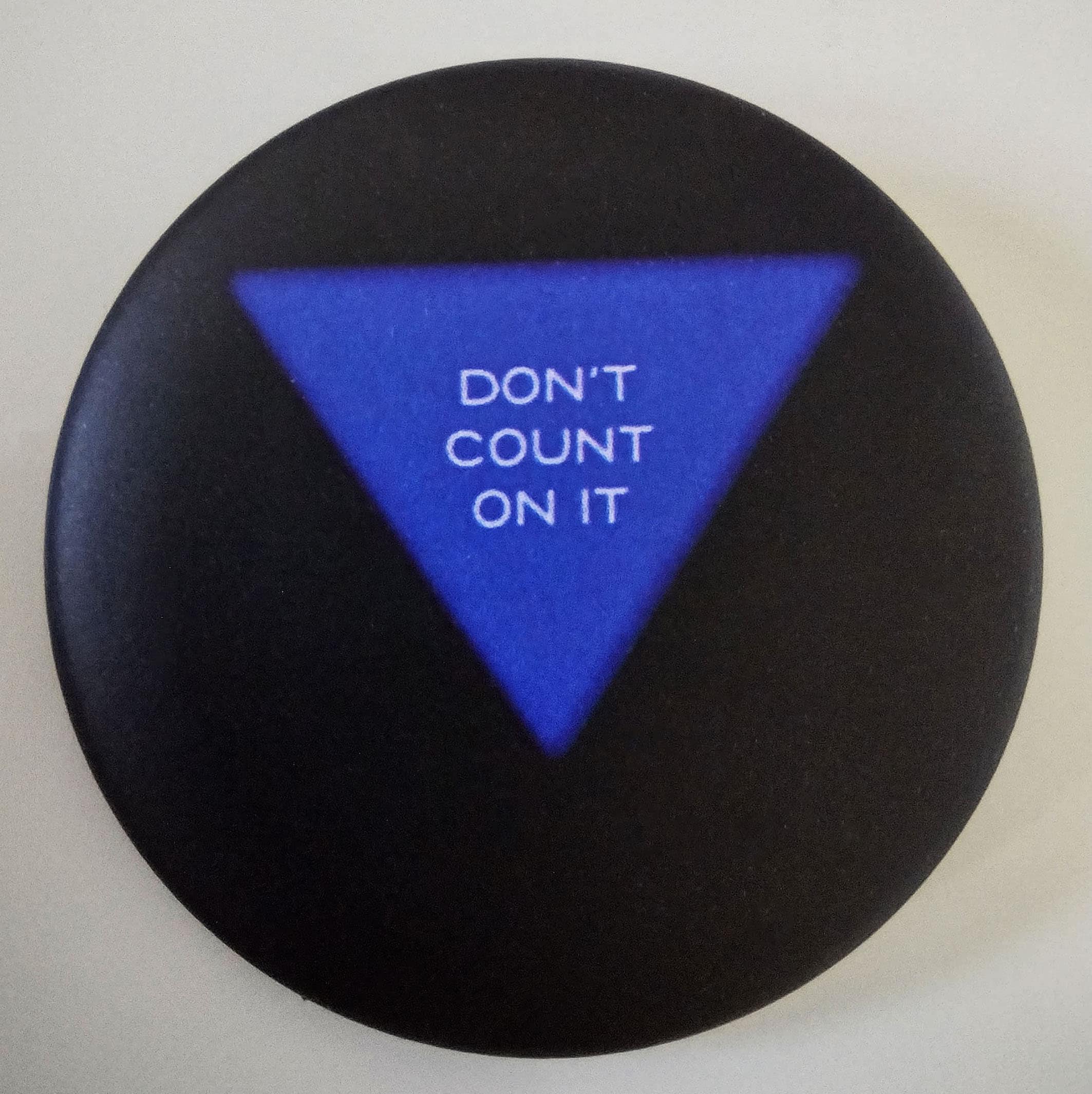 Pin/button Badge, Magic 8 Ball, Don't Count on It Retro Magical Psychic