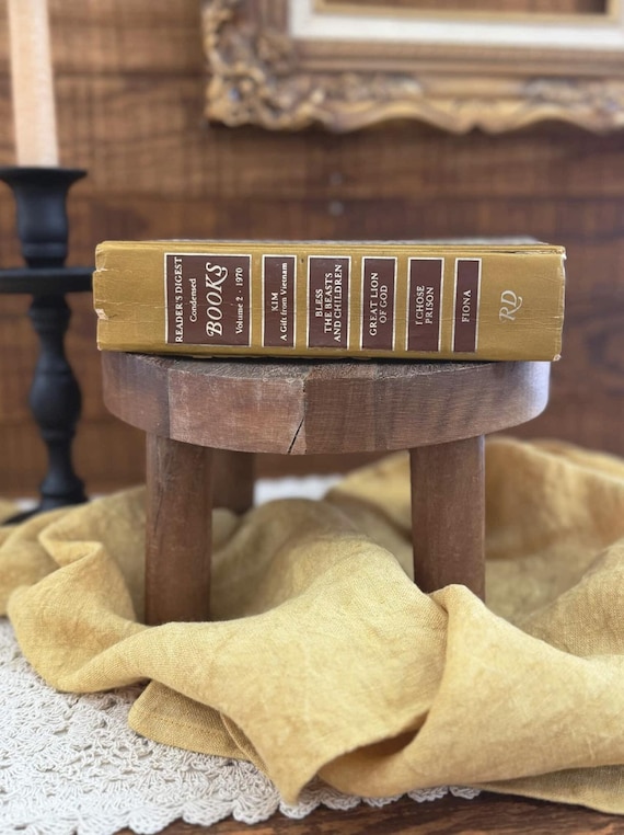 Round Wooden Pedestal Stool, Rustic Cottage Decor, Wooden Display Stand, Decorative Pedestal, Natural Wood Pedestal, Functional Home Accent
