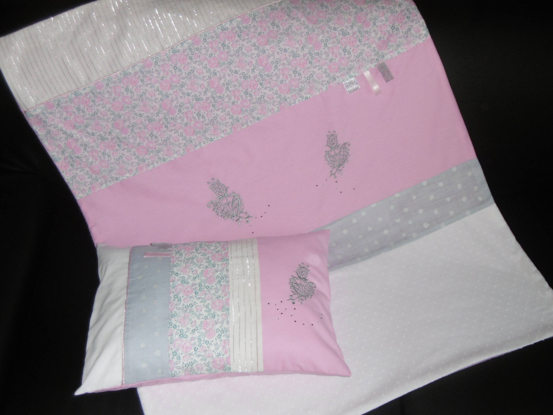 Grande Couverture Rose et Liberty avec Fleurs Brodées Strass