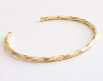 2mm Square Twist Cuff Bracelet w Round Ends Thin Cuff Bracelet Brass Bangle Delicate Jewelry Stacking Bracelet Minimalist Texture shape 068