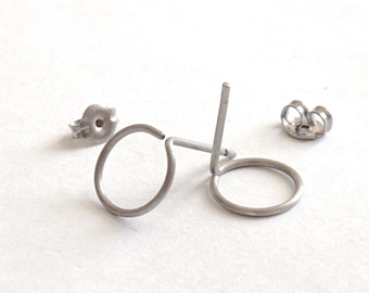 Minimalist Open Circle Stud Earrings, 9mm Diameter, Classic Minimalist Earrings, Everyday Wear Jewelry, Geometric Studs  | 050