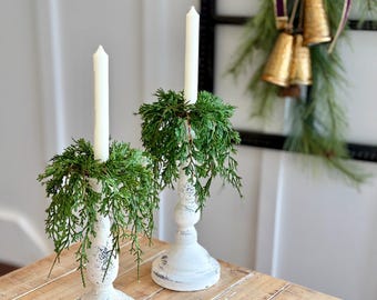 Par de anillos de vela cónicos de invierno navideños de estilo rústico, decoración navideña, anillo de vela de cedro esmeralda con drapeado suave al tacto de 2 pulgadas/7 pulgadas.