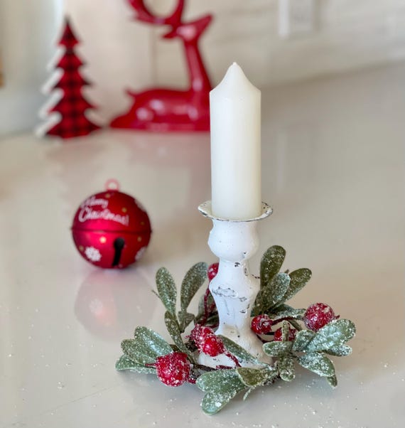 Kerzenring mit roten Beeren, Weihnachten Kerzenhalter, Winterdekoration auf dem Bauernhof, roter Kerzenring, roter Kerzenhalter, roter Kerzenhalter, Serviettenring 6,5 cm