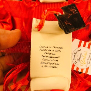 Bomboniera Calamita Pergamena Laurea in Ceramica, originale, personalizzata,  Fatto a Mano, in italia.