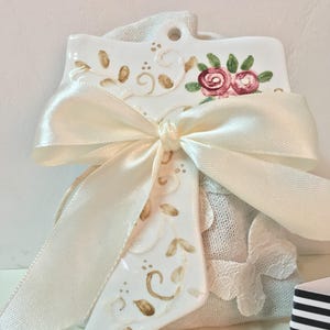 Bomboniera Tau San Francesco con rose e rilievo, per comunione, battesimo, cresima. Originale, personalizzabile Fatto a Mano, in italia.