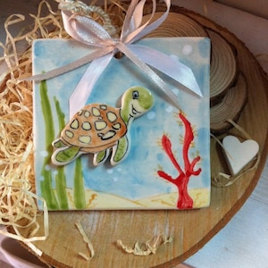 Bomboniera Mattonella quadro di ceramica, con tartaruga e mare per battesimo comunione cresima  Originale, Fatto a Mano, in Italia.