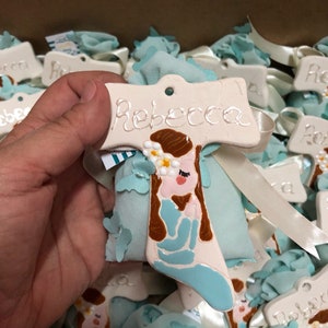 Bomboniera tau ceramica, bambina dipinta con nome. Colore tiffany per battesimo cresima comunione, personalizzata  fatto a Mano Italia