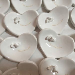 Bomboniera Cuore di ceramica con uccelli e frase, originale, personalizzata, fatta a mano in italia. imagem 4