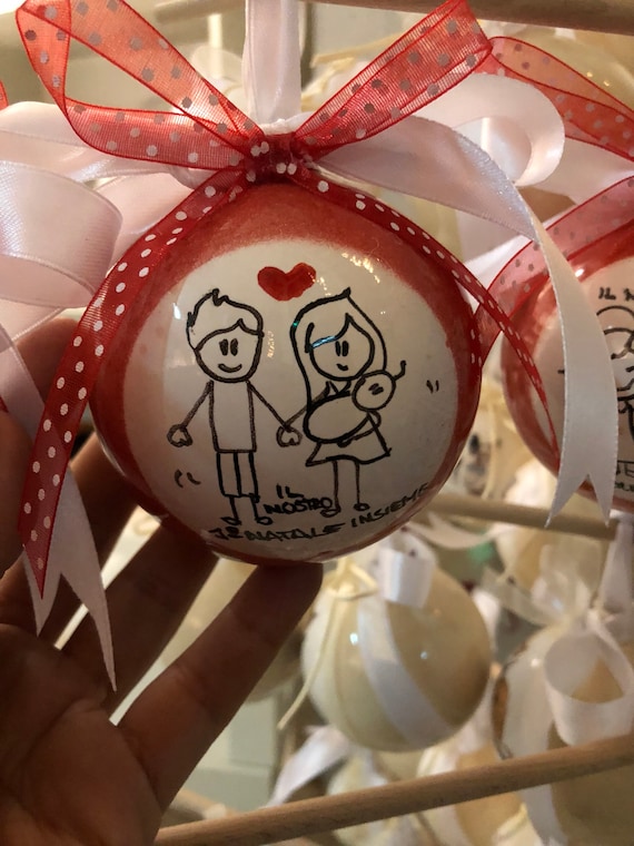 Ball, red ceramic ball, gift idea, christmas tree ornament with mom, dad and newborn, first Christmas together.italia.